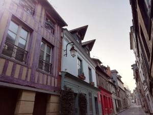 Appartements Le MAELY, studio au calme, centre de Honfleur (linge fourni) : photos des chambres