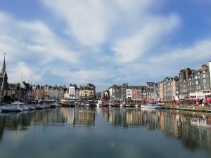 Appartements Le MAELY, studio au calme, centre de Honfleur (linge fourni) : photos des chambres