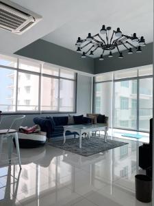 Bay Resort Condominium, 7, Beach-front Sea view, 6-8 PAX