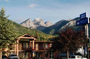 Canadas Best Value Inn and Suites Fernie - Cranbrook