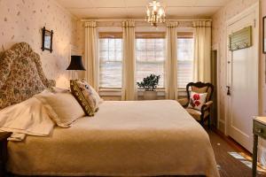 Hilltop House Bed & Breakfast