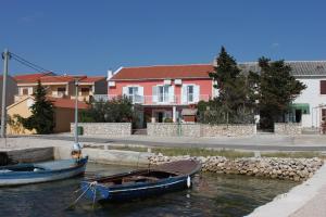 2 stern pension Rooms by the sea Kustici, Pag - 6288 Kustići Kroatien