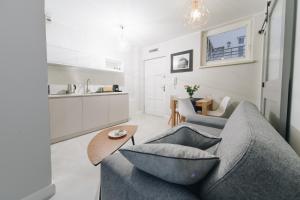 M6 Main Square Stylish One Bedroom