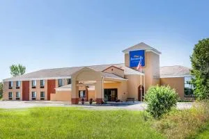 Baymont Inn & Suites by Wyndham Mukwonago - Delafield