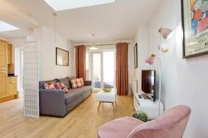 Highbury Fieldway - Highbury