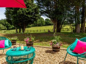 Holiday Home room in Woodmans Cottage Chippenham