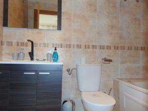 Apartamentos varios con 2 dorm en Marina Dor , la playa de Amplaries 47 , vista lateral al mar