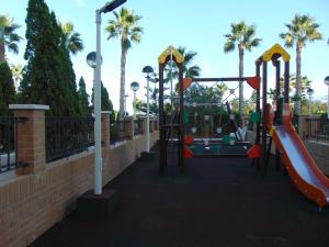 Apartamentos varios con 2 dorm en Marina Dor , la playa de Amplaries 47 , vista lateral al mar