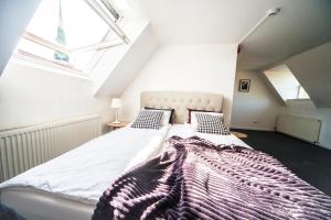 2 level apartments in Old Town