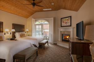 Queen Suite with Spa Bath room in Westlake Village Inn