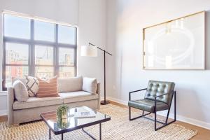 Superior Suite room in Sonder — Vine