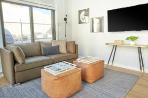 Standard Suite room in Sonder — Vine