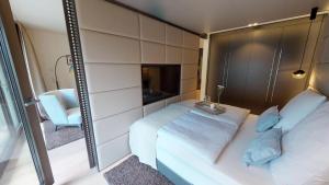 White Pearl Apartment 1.04