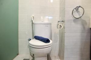 Elegant 1BR Kemang Village Apartment By Travelio