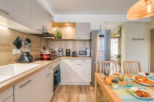 Les Rivages du Soleil- Rivierabookin g-Juan les Pins