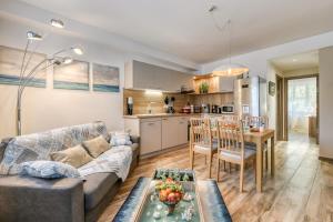 Les Rivages du Soleil- Rivierabookin g-Juan les Pins