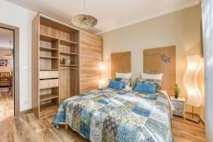 Les Rivages du Soleil- Rivierabookin g-Juan les Pins