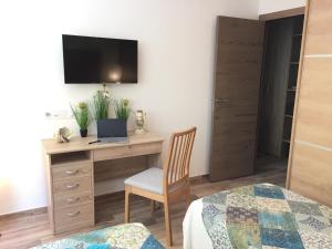 Les Rivages du Soleil- Rivierabookin g-Juan les Pins