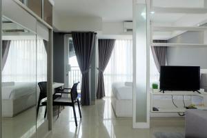 Furnished Studio Apartment at H Residence By Travelio