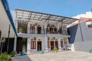 OYO 1566 El Reyshi Family Residence Syariah