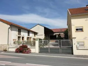 COUR LA DAME chez Béatris et Christophe Janson - Juvigny-sur-Marne