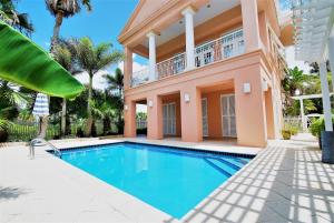 Sea Hawk - Private Beach House With Pool & Hot Tub Home