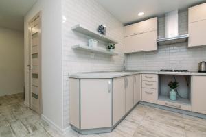 Luxury Apartment neer Manufaktura on Kharkovskaya