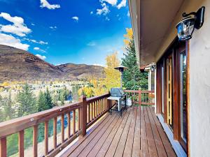 Four-Bedroom House room in 2010 Vermont Duplex #1B West
