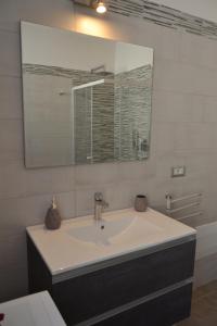 Borgo Marinaro La Medusa Arbatax - camera matrimoniale con bagno privato- img31