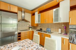 Luxury House forSeasons