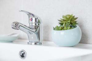 Bright & Spacious Alfama Apartment, By TimeCooler