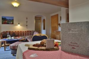 Bio-Bauernhof Waldesruh mit Hofladen