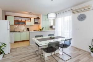 Apartment Petar 50m from sea