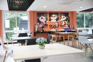Lucky panda Hotel
