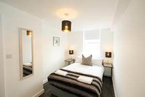 Three-Bedroom Apartment room in Air Host and Stay - Lewbry House Apartments Liverpool UK