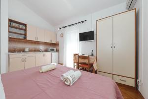 Apartments Vedrana 