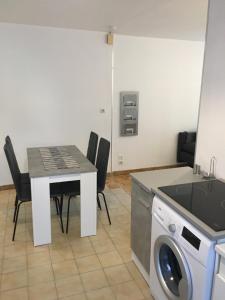 Appartements Charmant T2 RDC dans residence avec parc arbore : photos des chambres