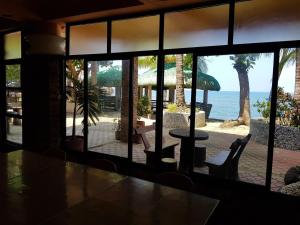 Jun and Carol Beach Cottages