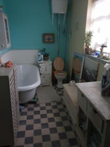 king Temper-luxury , TV, fridge, microwave