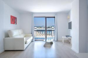 Jacaranda Apartments & Studios