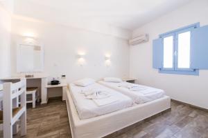 Stratos Apartments & Studios Paros Greece