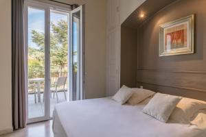 Hotels Les Jardins Du Cedre : photos des chambres