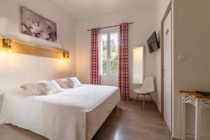 Hotels Les Jardins Du Cedre : photos des chambres