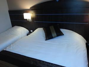 Hotels Hotel Akena City Caudry : Chambre Triple - Non remboursable