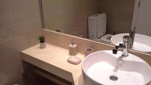 Green Park Apartamento con Balcón vista Lago