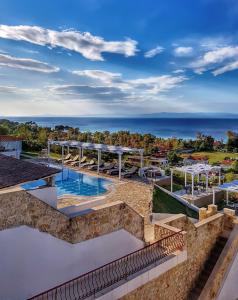 Bungalow White Apartments & Suites Halkidiki Greece