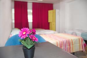 Quadruple with Private Bathroom room in Hostal Ideal Sants