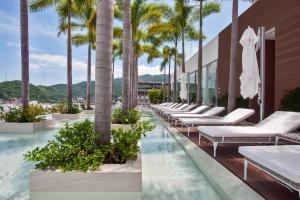 Pier 57 Modern Luxury PVs Best Rooftop!