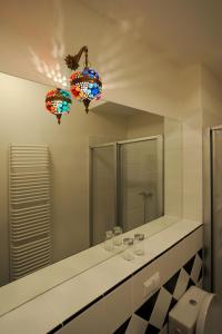 Crystal Suites Old Town