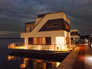 Ferienhaus Schwimmendes Haus Robby II Bitterfeld Deutschland